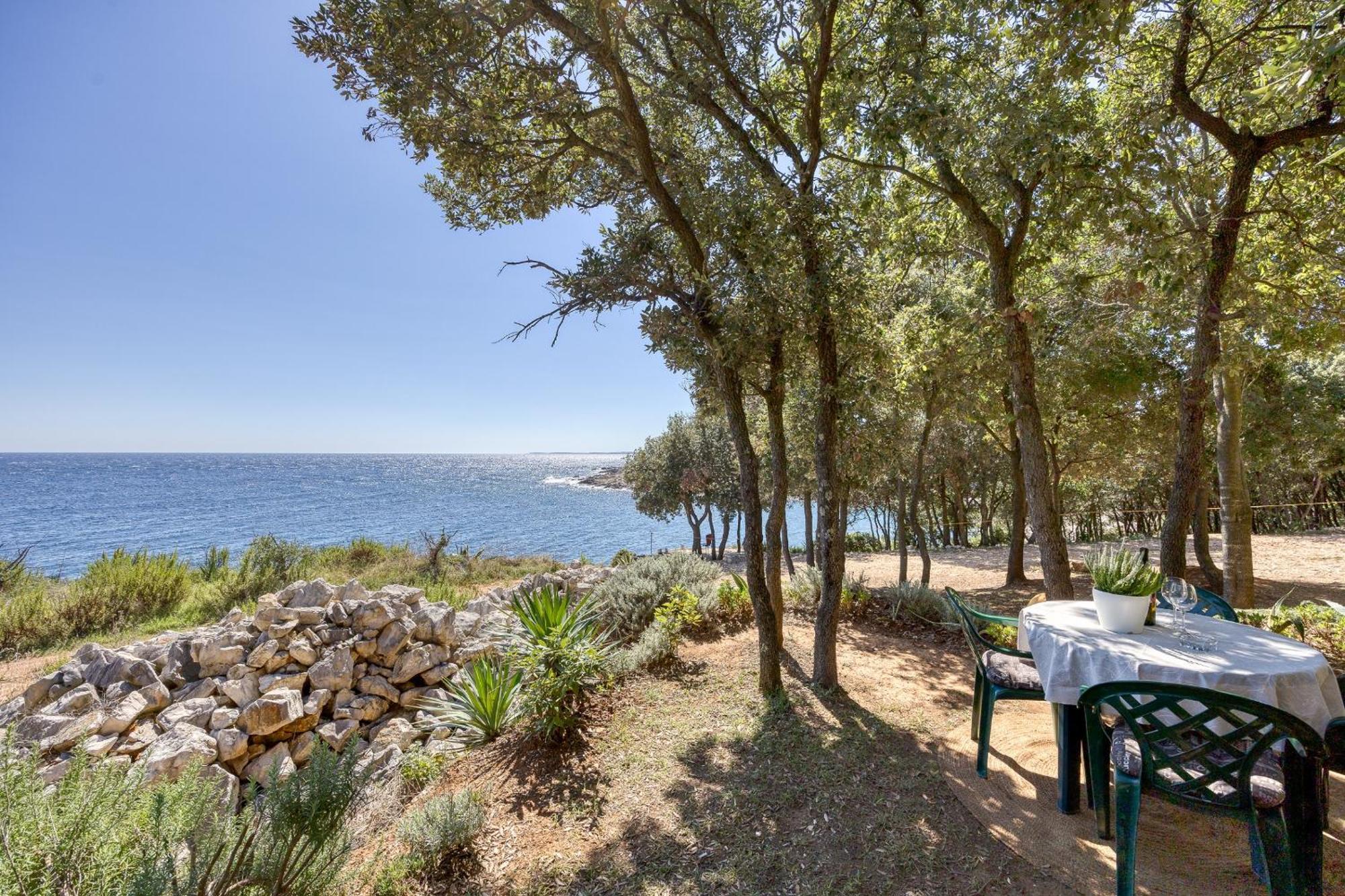 Cottage On The Kavran Beach Екстериор снимка