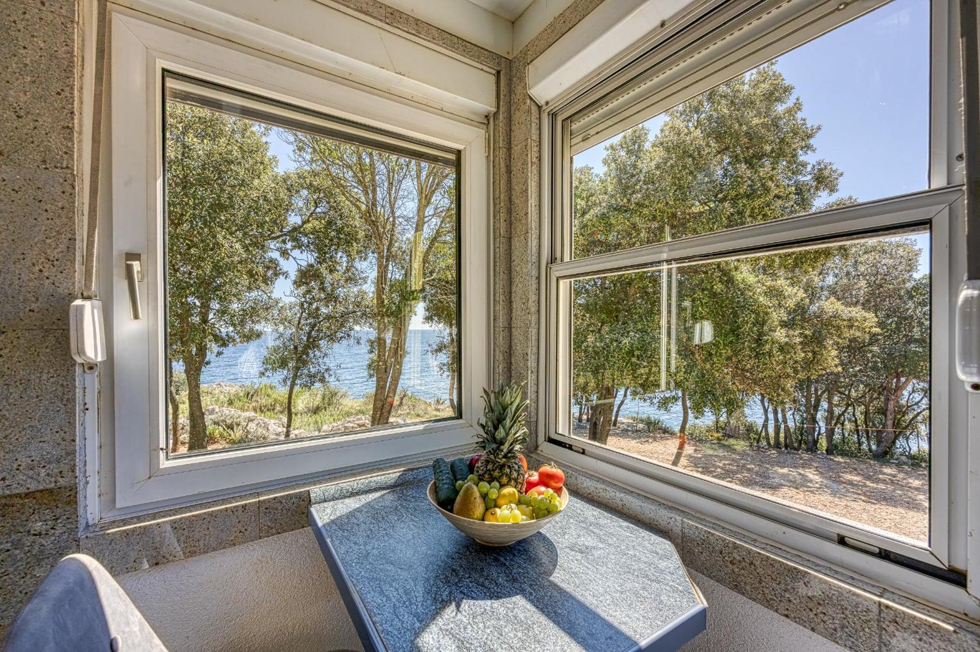 Cottage On The Kavran Beach Екстериор снимка